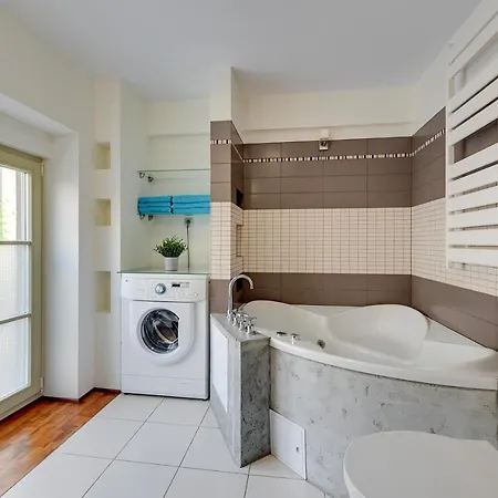Apartament Jacuzzi Apartment *